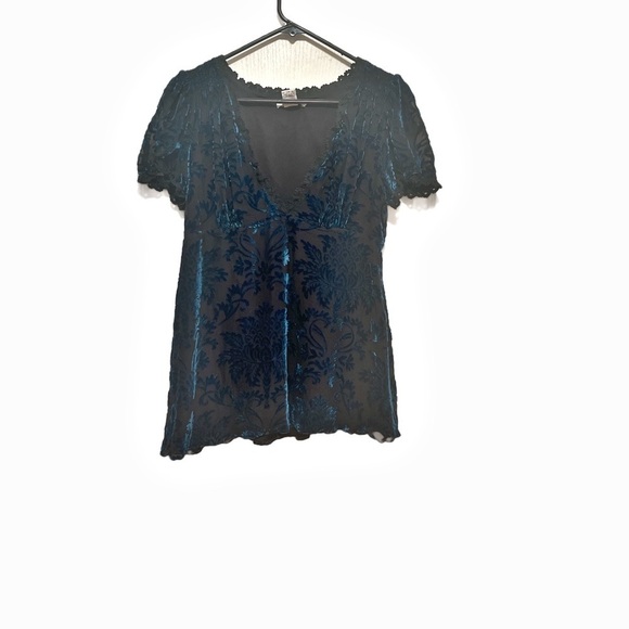 Elegant Blue Velvet Top - Picture 1 of 9